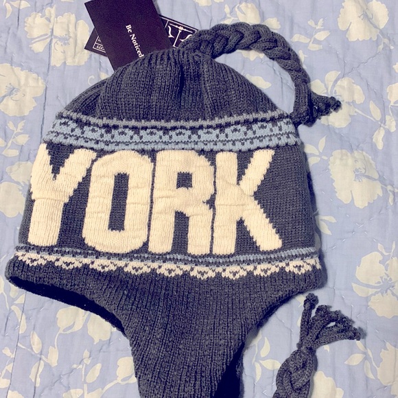 New York Cozy Knit Hat! - Picture 3 of 5